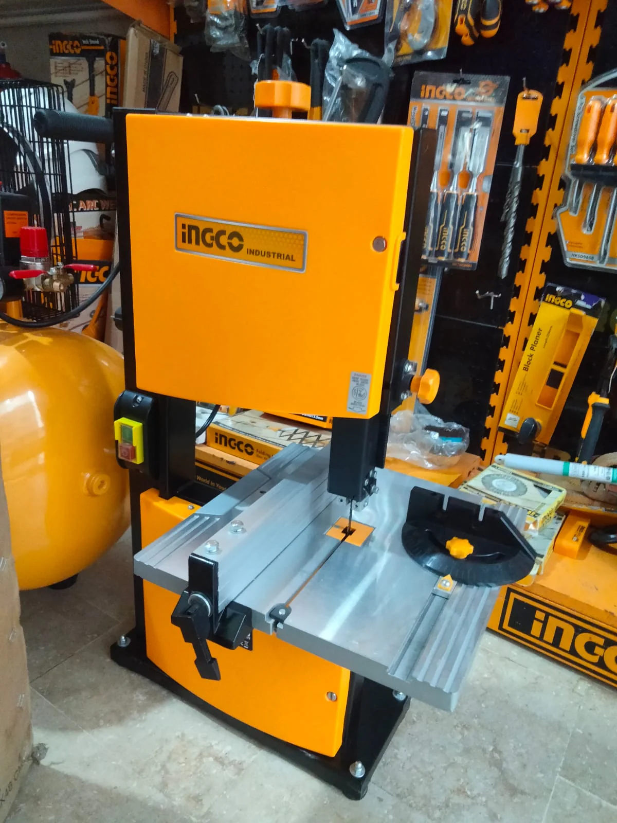 Ingco band saw - Image 2
